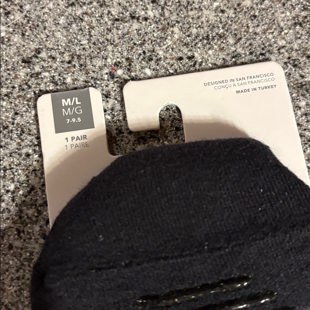 NWT Athleta Pilates Grip Socks- size M/L - Picture 3 of 3